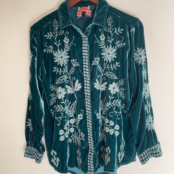 JOHNNY WAS Green Velvet Blouse/Floral Embroidery; Small; Pit to Pit: 20.5" NWOT! - Picture 1 of 10